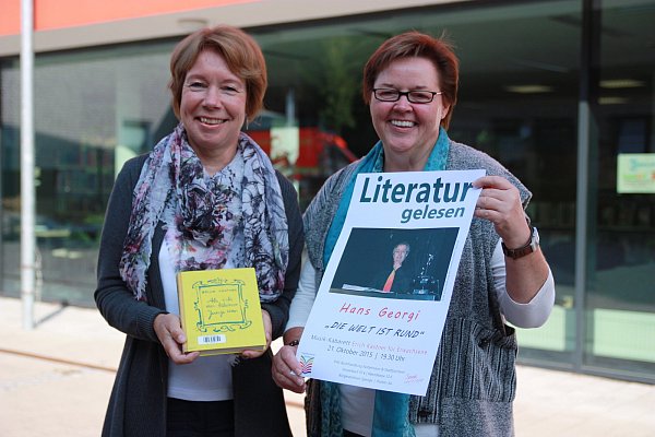 Freuen sich schon drauf: Regina Schlüter-Ruff und Christine Rickert kündigen das Musik-Kabarett „Kästner für Erwachsene“ an.
FOTO: BOHNENKAMP-SCHMIDT - © Britta Bohnenkamp-Schmidt