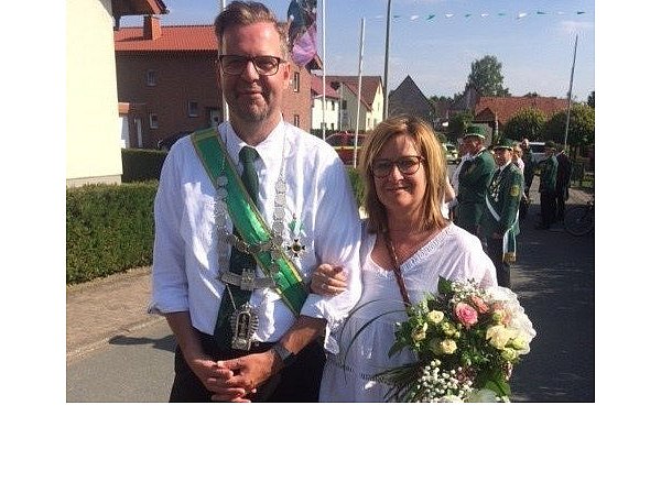 Majestäten: Jürgen und Nicole Lange regieren das Schützenvolk in Lichtenau. - © Anja Ebner