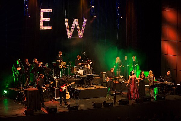 „Ein Weihnachtstraum“ von Uwe Müller wird in der Ilex-Halle aufgeführt. - © Hendrik Schmalhorst
