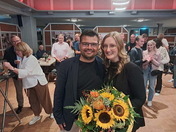 Sensation in Rahden: FDP-Kandidat Florian Haase (hier mit Freundin Lena Culemann) löst CDU-Amtsinhaber Bert Honsel ab.
?Foto: Joern Spreen-Ledebur - © Joern Spreen-Ledebur