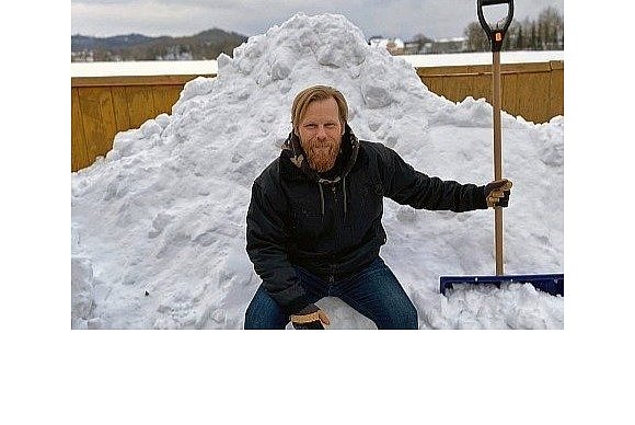 Jens Sensing aus Pium wird auf seinem laktosefreien Bio-Schnee vermutlich sitzenbleiben. - © Anke Schneider