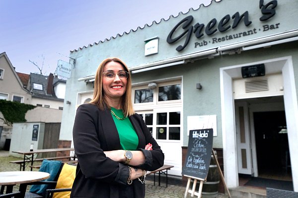 Kathrin Dudding betreibt seit mehr als 20 Jahren den Green's-Pub am Gütersloher Dreiecksplatz. - © Andreas Frücht
