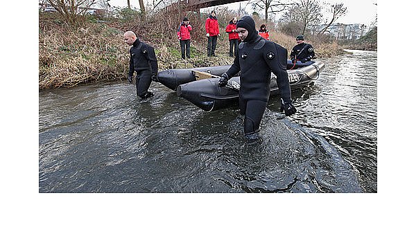 Polizeitaucher suchen vergebens nach Erich H. - © Lippe