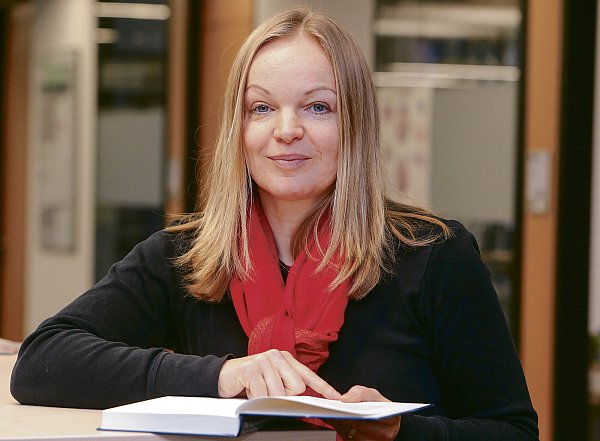 Untersucht das Bewegungslernen von Tänzern: die Wissenschaftlerin Bettina Bläsing. - © FOTO: WOLFGANG RUDOLF
