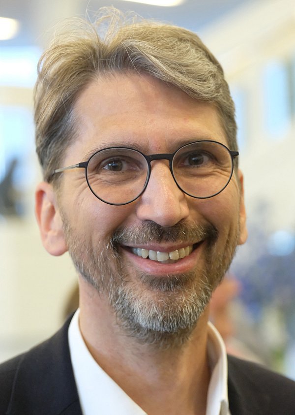 Warnt: Der neue Kämmerer Heinz-Dieter Wette sieht keinen Anlass, bei den Sparbemühungen nachzulassen. - © Andreas Frücht