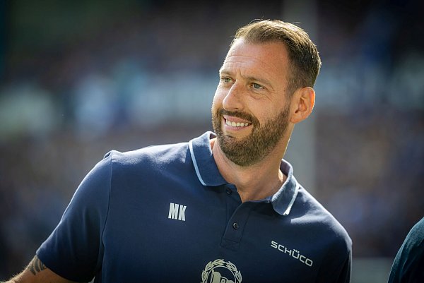 Trainer Michél "Mitch" Kniat hatte viel Grund zur Freude während der letzten Saison. Er schaffte mit seinem Team ein "Triple": Aufstieg, Sieg im Westfalenpokal und Teilnahme am DFB-Pokalfinale. - © Sarah Jonek