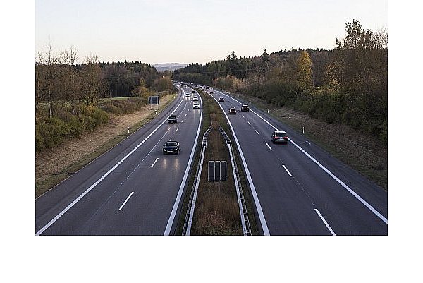 Der ADAC rechnet mit Stau über Fronleichnam. Experten raten deshalb antizyklisch zu fahren. - © Symboldbild: Pixabay