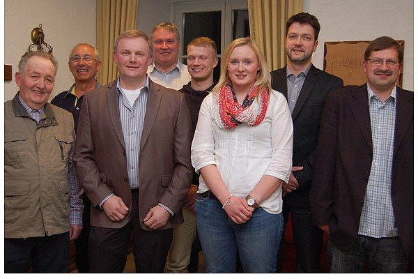 Wilhelm Wilking, Norbert Latzel, Hartmut Niemeyer, Bernd Lömker, Cerryg Forward, Lisa Klingenhagen, Holger Petersmann und Werner Kaiser (v. l.). - © FOTO: SPIEKER