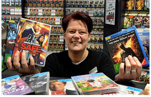 Martina Heidt, Movievision-Filialleiterin am Frankfurter Weg. - © FOTOS: REINHARD ROHLF