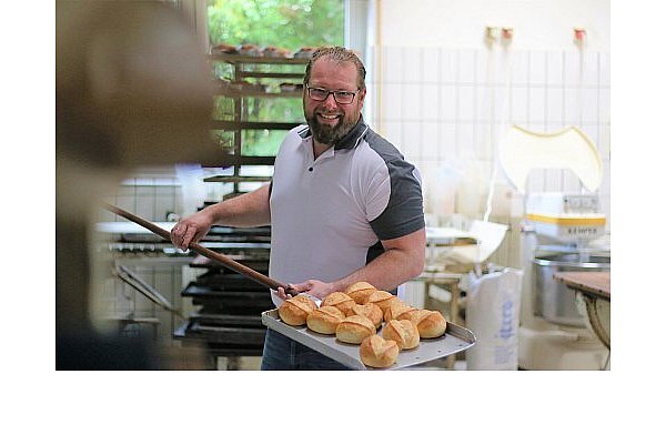 In der Bäckerei Vollmer in Bünde wird traditionelles Backhandwerk geschätzt. - © Jessica Eberle