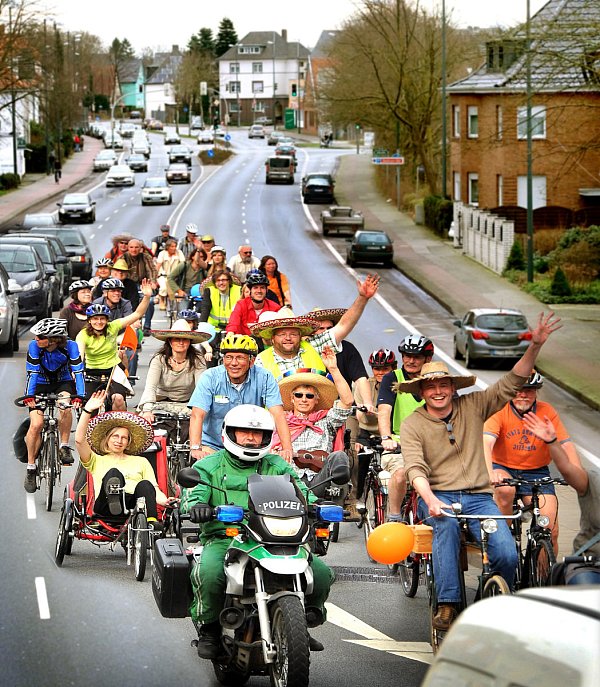 In meiner Freizeit fahre ich gerne auf dem Stadtring mit dem Fahrrad. - © Foto/Montage: Andreas Frücht