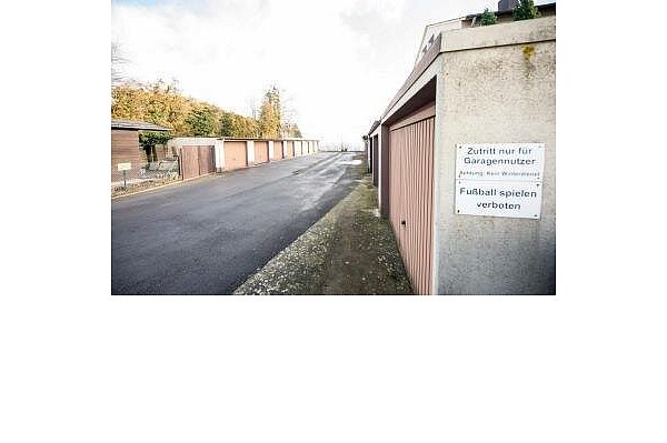 Der Vermieter dieser Garagen bekam von Markus W. kein Geld mehr, da er in U-Haft saß. Daraufhin wurde er misstrauisch und fand die Leiche. - © Mathiesen