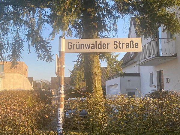 Der Vorfall ereignete sich laut Polizeiangaben am Mittwoch an der Grünwalder Straße in Verl im Kreis Gütersloh. - © Markus Voss