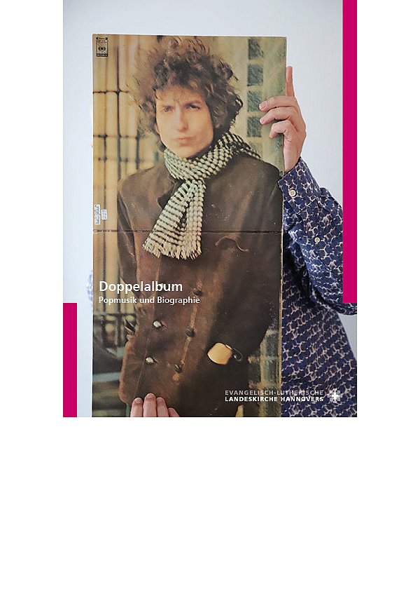 "Doppelleben. Popmusik und Biographie", Matthias Surall u. a., Ev.-luth. Landeskirche Hannovers, 127 Seiten, kostenlos bestellbar und Download unter www.kunstinfo.net.