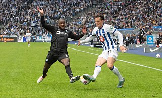 Hertha-Flügelflitzer Fabian Reese (r.) ließ sich auch von SCP-Verteidiger David Kinsombi nicht aufhalten. - Imago Images