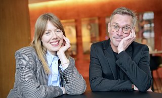 Dramaturgin Laura Herder und Ingo Börchers sind ein gutes Team bei „Dem Ingo wird die Oper erklärt“ im Loft. - Peter Unger