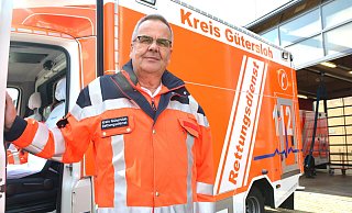 Johannes Nutsch (62) aus Verl im Kreis Gütersloh ist gelernter Betriebsschlosser. Die meisten Verler kennen ihn seit vielen Jahren aber hauptsächlich als Notfallsanitäter. - Karin Prignitz