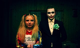 Harley Quinn und der Joker gehören zu den beliebtesten Halloween-Kostümen 2025. - Symbolbild: Unsplash