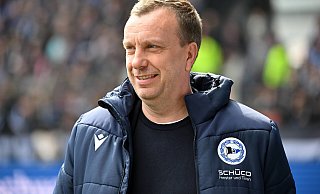 Arminias kaufmännischer Geschäftsführer Christoph Wortmann freut sich über die außerplanmäßigen Einnahmen im DFB-Pokal. - IMAGO/Ulrich Hufnagel