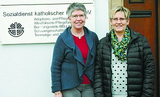 Stets ansprechbar: Elisabeth Hake (l.) und Karin Storm von der SkF-Schwangerschaftsberatung. - Jochem Schulze