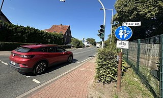 Möglichst noch vor der Einmündng der Stüher Straße soll die Tempo-30-Zone auf der Werster Straße nach den Wünschen der Grünen beginnen. - Jörg Stuke