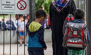 Bei Sprachproblemen zurückstellen? Grundschüler in Berlin. - picture alliance/dpa