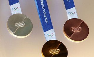 Eine olympische Medaille wollen 2026 viele Wintersportler holen. - Paola Garbuio/LaPresse via ZUMA Press/dpa