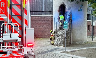 Durch einen technischen Defekt in der Turmbeleuchtung kam es zu einer Rauchentwicklung im Maspernturm. Die Feuerwehr schaltete daraufhin die Stromversorgung ab. - Ralph Meyer
