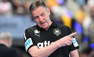 Bundestrainer Alfred Gislason freut sich auf ein spannendes Saisonfinale in der Handball-Bundesliga. - Bernd Weißbrod/dpa