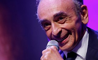 Éric Zemmour ist ein Journalist mit Einwanderungshintergrund und überholt Marine Le Pen rechts. - Reuters/Eric Gaillard
