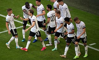 Jubeln die Deutschen am Ende auch gegen Ungarn, ist das Weiterkommen sicher.  - picture alliance/dpa