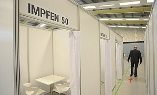 Auch im Minden-Lübbecker Impfzentrum in Hilledarf der Impfstoff von Astrazeneca nicht eingesetzt werden. Deshalb wurden 2.200 Impftermine abgesagt. - Joern Spreen-Ledebur