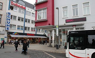 Die beiden gegenüberliegenden Filialen bleiben bestehen. - Susanne Barth