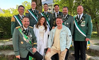 TV-Star Anne Menden und ihr Verlobter Gustav Masurek waren zu Gast auf dem Schützenfest in Wewer. - Gustav Masurek TV-Star Anne Menden und ihr Verlobter Gustav Masurek waren zu Gast auf dem Schützenfest in Wewer. - Gustav Masurek
