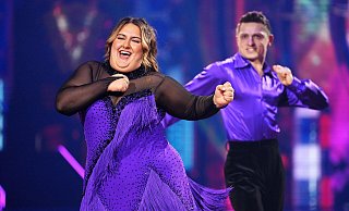 Selfiesandra und Zsolt Sándor Cseke beim Cha Cha Cha. - Show 1