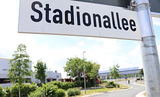 Wird umbenannt: Die Stadionallee an der Benteler-Arena heißt bald Wilfried-Finke-Allee. - Holger Kosbab