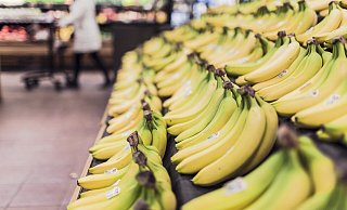 In einem Lebensmittelmarkt in Beverungen soll ein Nachbar den anderen beleidigt haben. - Pixabay/StockSnap