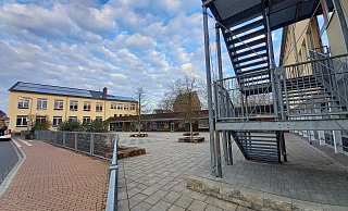 Das Gebäude sei zu klein und durch den Nord- und Südflüge plus Zwischentrakt schlecht aufgeteilt, so die Vertreter der Schulpflegschaft. - Torsten Wegener