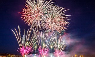 Wettbewerb: Highlight des Abends sind die drei musiksynchronen Feuerwerke. - Veranstalter