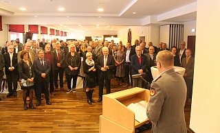 Mehr als 160 Teilnehmer waren beim Bundeswehr-Neujahrsempfang in der Höxteraner General-Weber-Kaserne dabei. - Burkhard Battran