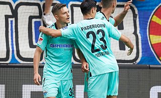 Die SCP-Akteure Florent Muslija (l.) und Raphael Obermair waren zuletzt angeschlagen, dürften aber beim Saisonauftakt in Fürth in der Startelf stehen. - picture alliance