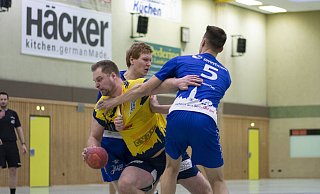 Mit Urgewalt: Rödinghausens Rückraumshooter Alexander Deuker ließ sich von der Halterner Abwehr nur selten stoppen und erzielte beim 30:26-Heimsieg sieben Treffer. - Joel Beinke