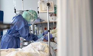 Covid-Patienten auf Intesivstationen bleiben mehrere Wochen. - picture alliance/KEYSTONE