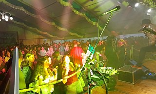 Beste Stimmung herrschte am Sonntagabend im Festzelt. - Uwe Müller