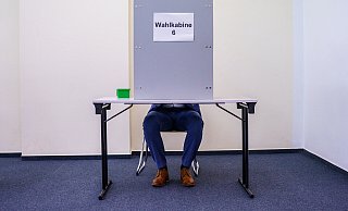In Baden-Württemberg sollen Maskenverweigerer keinen Zutritt zum Wahllokal bekommen. - picture alliance/dpa