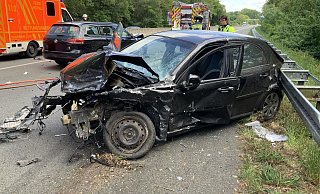 Auf der A30 hat es einen Unfall mit Verletzten gegeben. - Feuerwehr