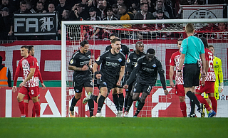 Der SC Paderborn schlägt den Bundesligisten SC Freiburg und zieht ins Achtelfinale des DFB-Pokals ein. - IMAGO / Jöran Steinsiek