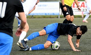 Gerät ins Straucheln: Selim Kürümüs vom FC Bad Oeynhausen. - Jürgen Krüger