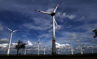 Die Energieagentur erwartet, dass bis 2030 mehr als die Hälfte des weltweiten Stroms aus emissionsarmen Quellen erzeugt wird. (Archivbild). - Bernd Wüstneck/dpa
