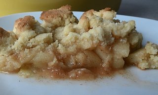 Nachspeise: Der Apfel Crumble. - Foto: Carina Chmielinski